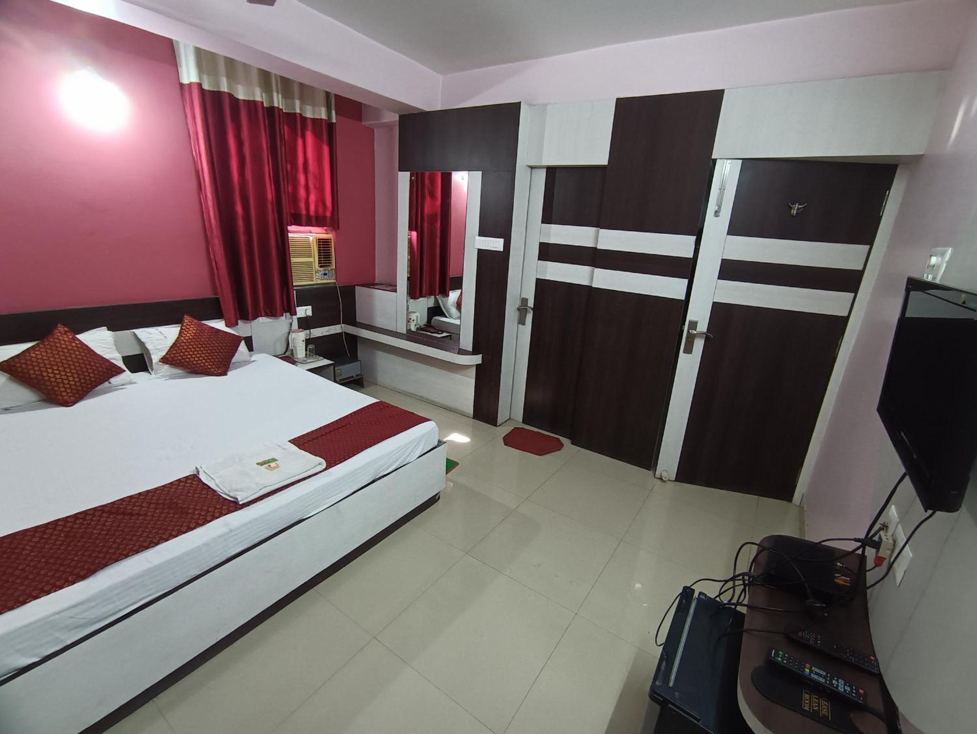 Hotel Viraat Inn Gaya Exterior photo