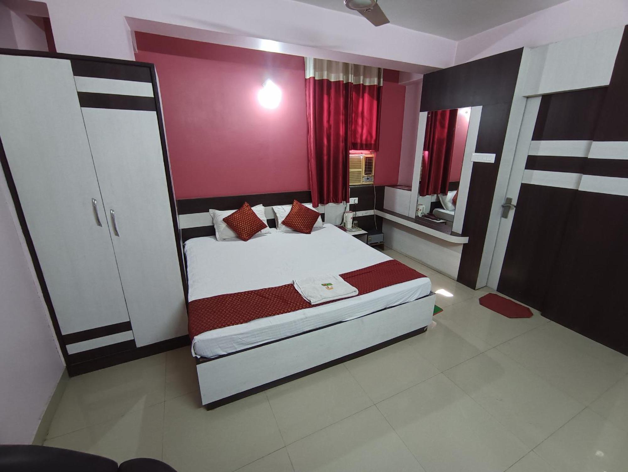 Hotel Viraat Inn Gaya Exterior photo