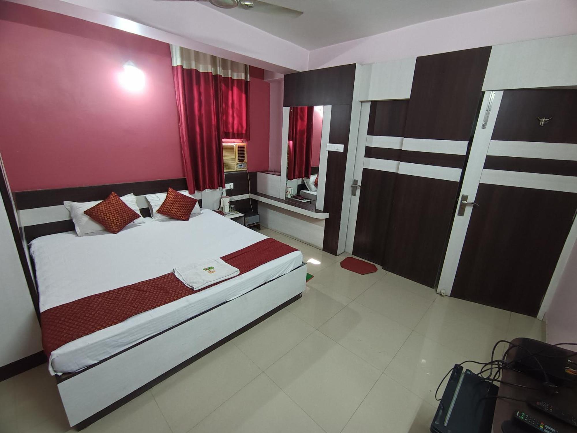 Hotel Viraat Inn Gaya Exterior photo