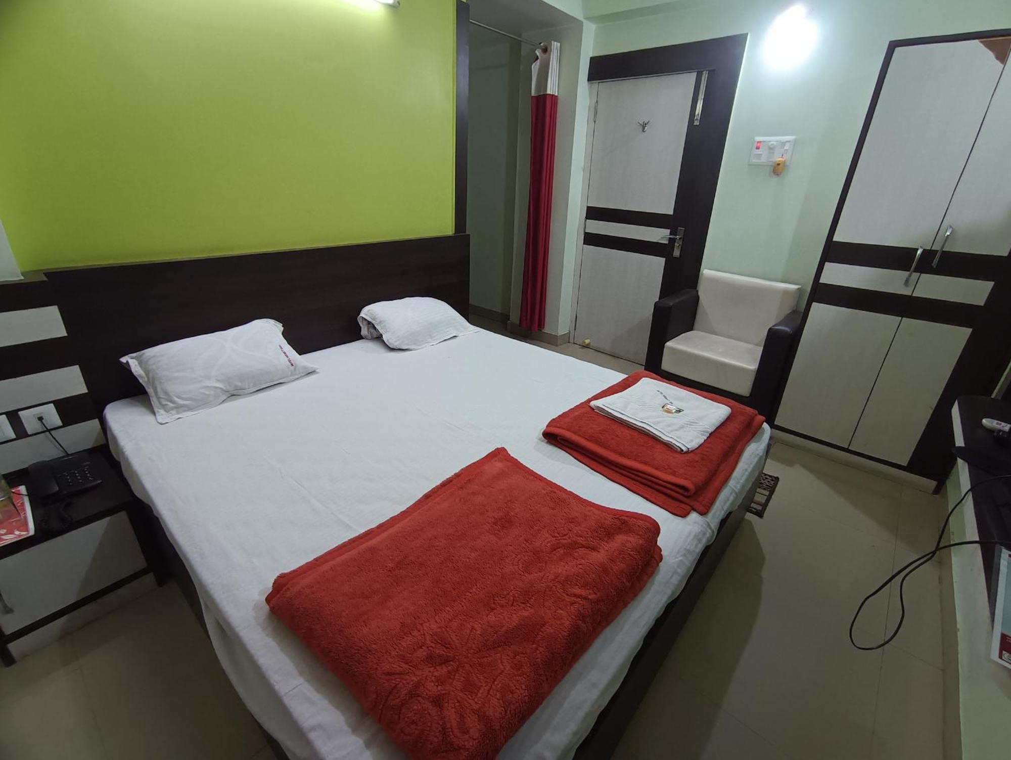 Hotel Viraat Inn Gaya Exterior photo